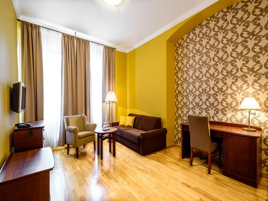 Alexander Hotel Stribro Bilik gambar