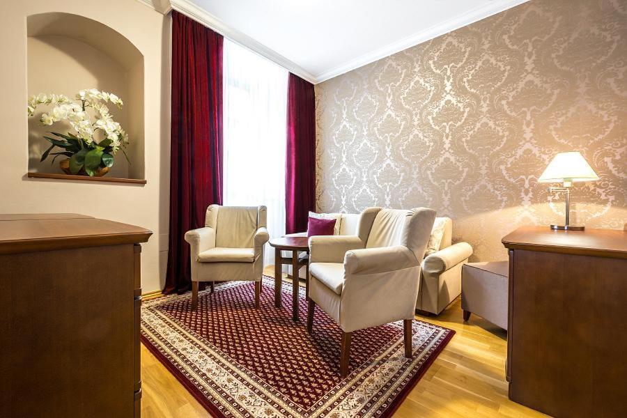 Alexander Hotel Stribro Luaran gambar