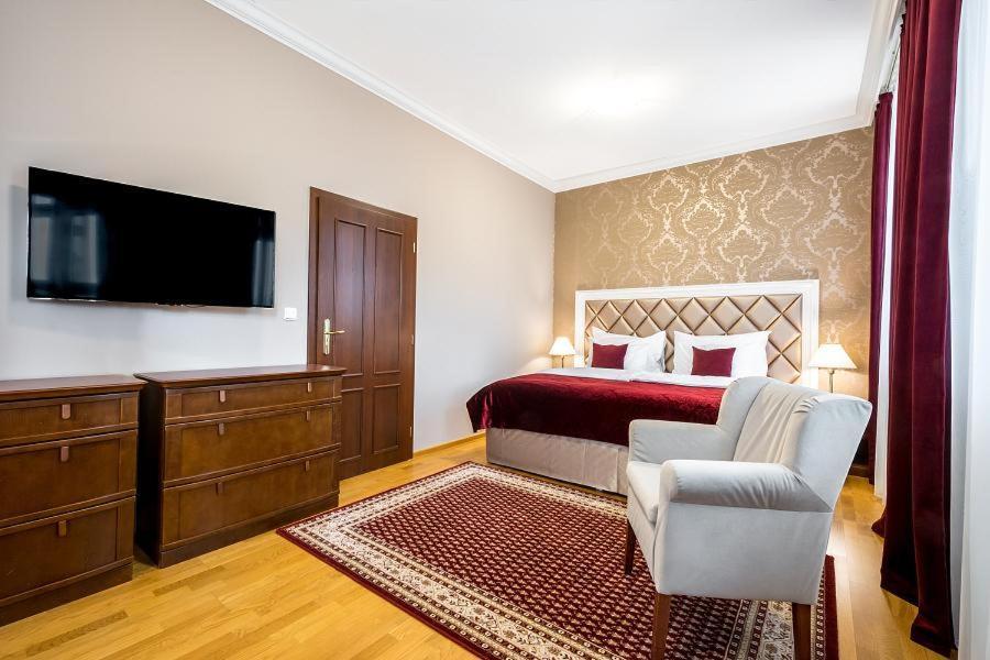 Alexander Hotel Stribro Luaran gambar