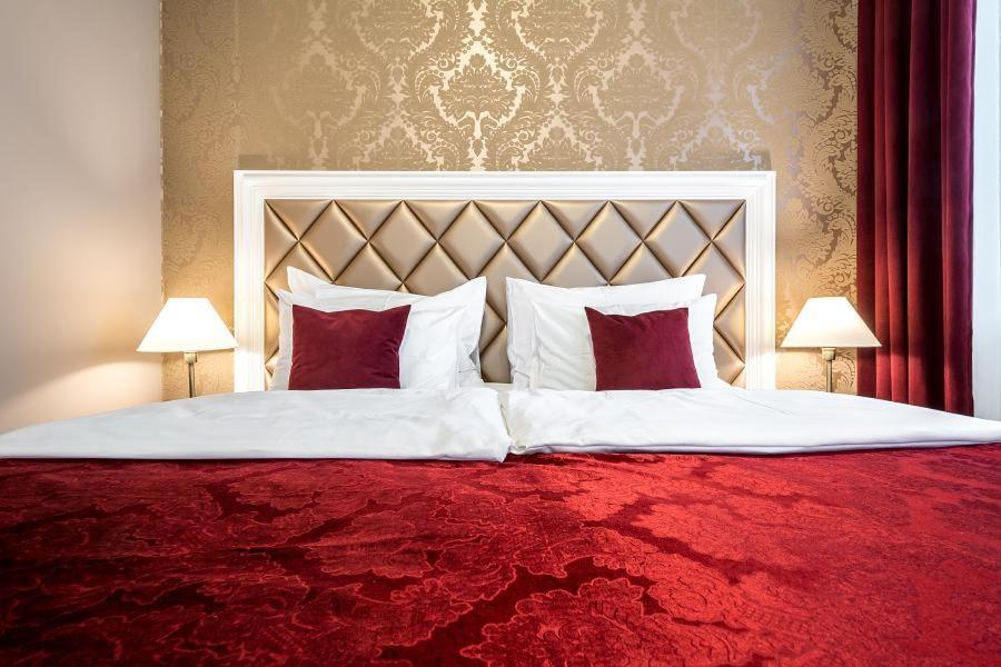 Alexander Hotel Stribro Luaran gambar