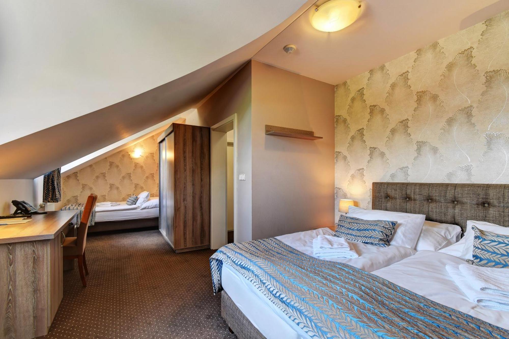 Alexander Hotel Stribro Luaran gambar