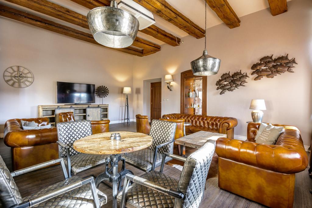 Alexander Hotel Stribro Luaran gambar